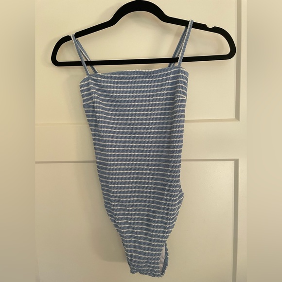 FAITHFULL THE BRAND XS ONE PIECE BATHING SUIT - Picture 2 of 3